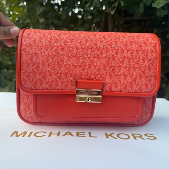 Michael Kors Bradshaw Medium Crossbody Pocket Messenger Red Clay MK Logo - Picture 1 of 11